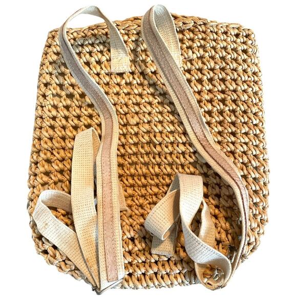 Raffia Snap & Canvas Minimalist Backpack - Picture 2 of 7